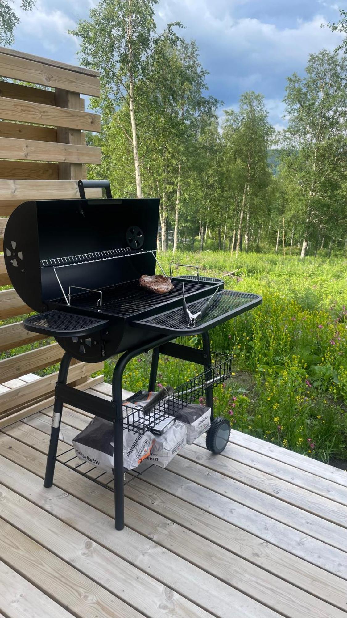 Apartmán Areskutans Laegenhet Med Laddning Foer Bil 22Kw Husa Exteriér fotografie